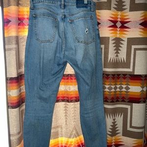 Abercrombie curve love- size 28